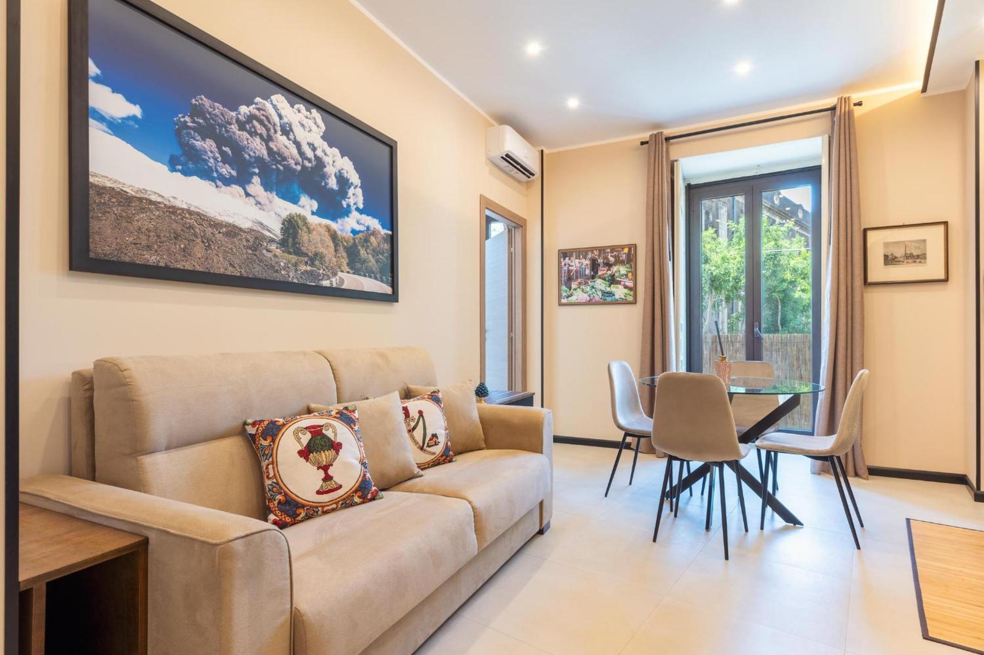 Terra Dell'Etna Apartment Катания Стая снимка