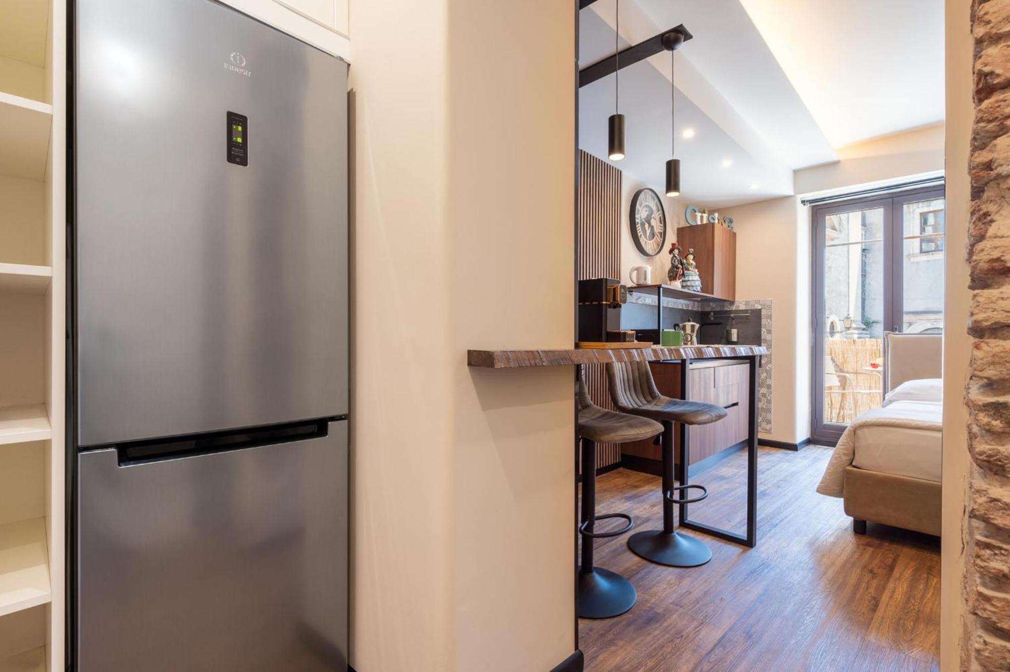 Terra Dell'Etna Apartment Катания Стая снимка