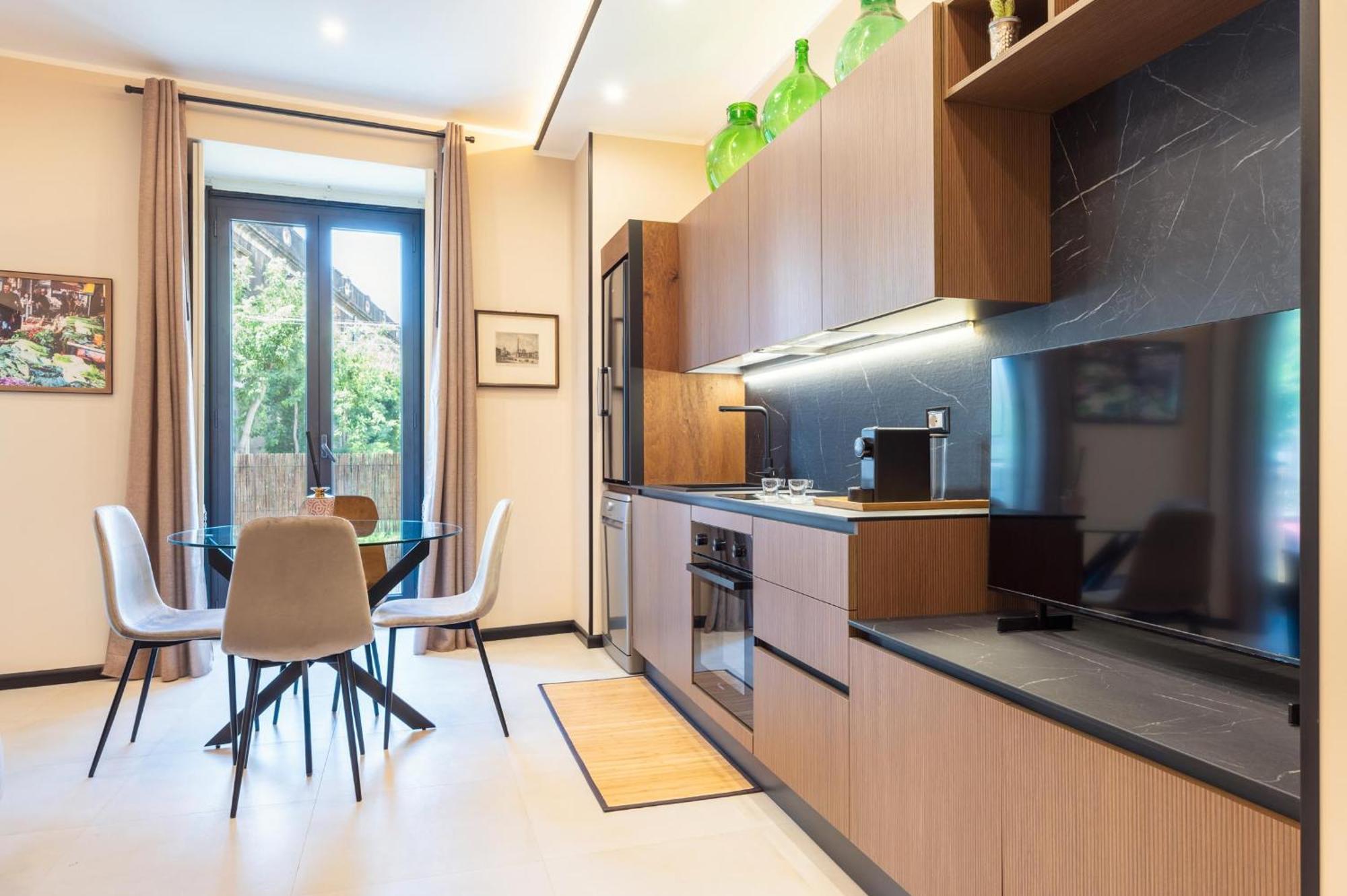 Terra Dell'Etna Apartment Катания Стая снимка