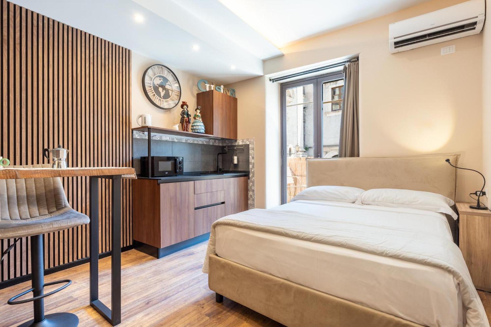 Terra Dell'Etna Apartment Катания Стая снимка