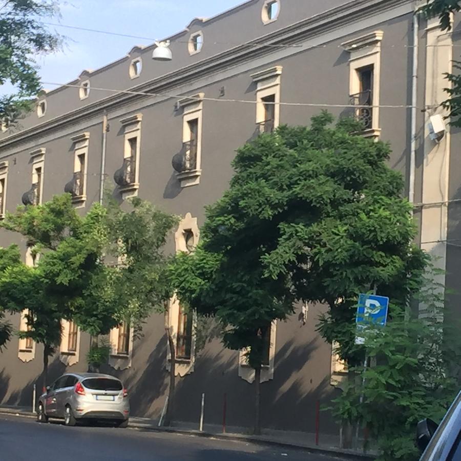 Terra Dell'Etna Apartment Катания Екстериор снимка